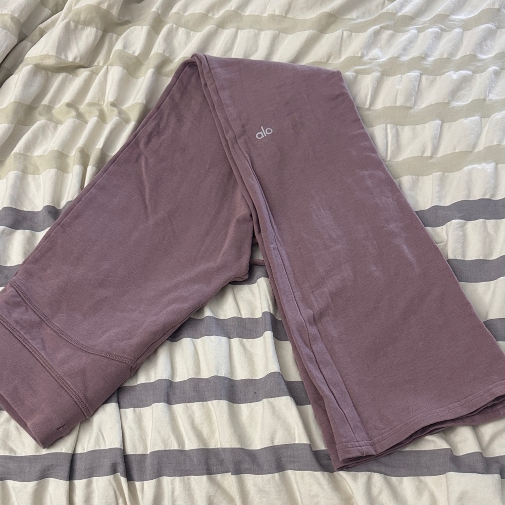 ALO Yoga Dusty Pink/Mauve boot cut pants